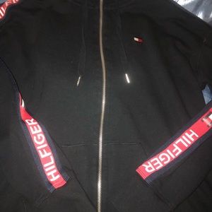 TOMMY HILFIGER SWEATSHIRT
